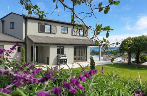 Oneroa Villa | Cable Bay Luxury Villa