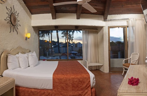 Barra de Navidad Hotel | Cabo Blanco Hotel & Marina