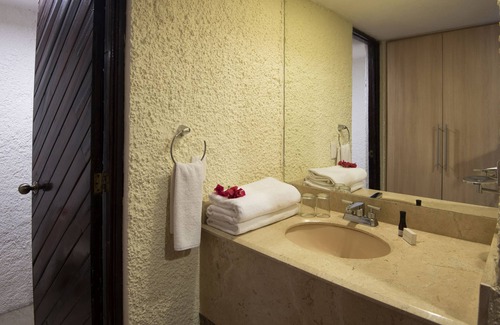 Barra de Navidad Hotel | Cabo Blanco Hotel & Marina