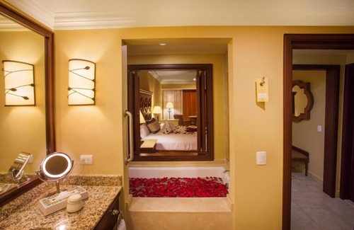 Sunset Beach Resort | Cabo San Lucas 2 Bedroom Villa Sleeps 8