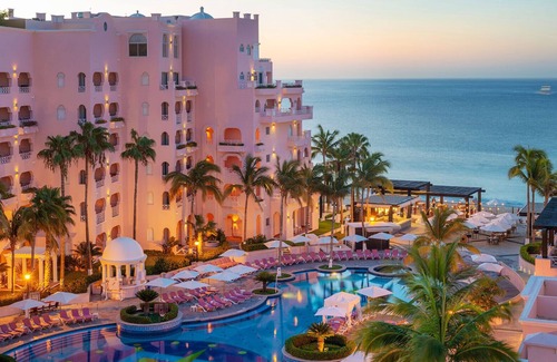 Centro Apartment | Cabo San Lucas for the holidays 2023 on the beach