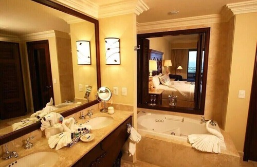 Paraiso Escondido Resort | Cabo San Lucas Oceanfront Resort at Pueblo Bonito - SPRING BREAK 2024!