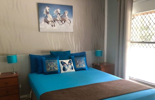 Bellmere House | Caboolture 4.5 Star Holiday Home at the Gateway to the Sunshine Coast in Qld