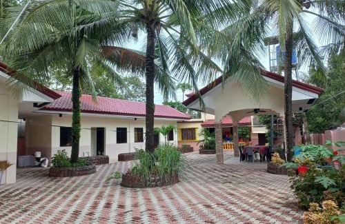 Nueva Valencia House | CABRERA GUEST HOUSE exGREEN BAMBOO GUIMARAS