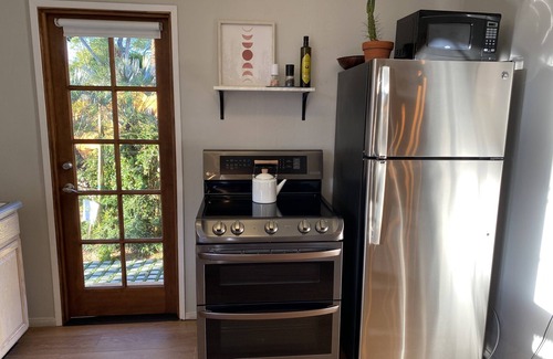 Fallbrook Cottage | Cactus Garden Cottage…Best Location!
