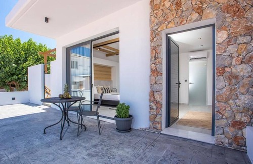 Faliraki Apartment | Cactus Suites