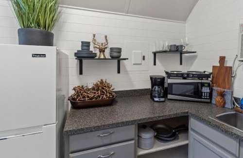 Oil City House | Caddo Lake Cabin, Stargazer, With Kayaks
