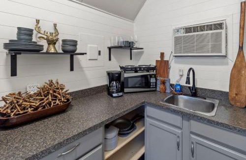 Oil City House | Caddo Lake Cabin, Stargazer, With Kayaks
