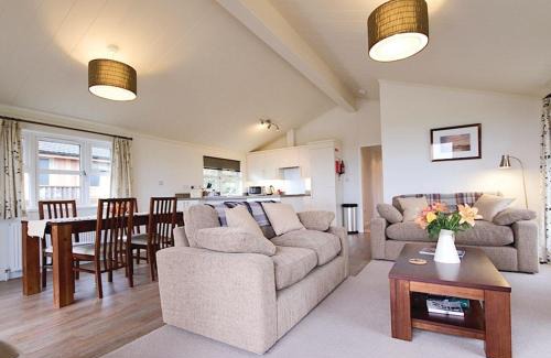Carnmenellis Resort | Caddys Corner Lodges