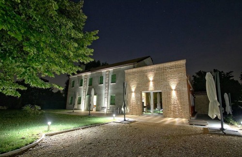 Oriago Apartment | CADIFIORE-B & B12 - room w / bath in Country house riverside, parking in private parc