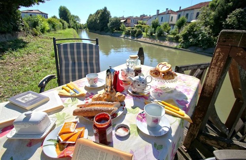 Oriago Apartment | CADIFIORE-B & B12 - room w / bath in Country house riverside, parking in private parc