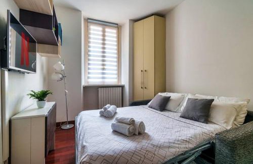 Magenta Apartment | Cadorna's Nest - Cozy and Central