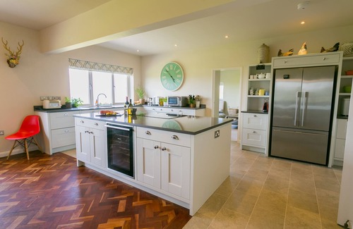 Moelfre Cottage | Cae'r Borth - sleeps 14 guests in 7 bedrooms