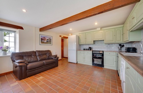 Bangor House | Caer Ffynnon - Three Bedroom House, Sleeps 6