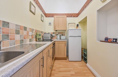 Lanreath Apartment | Caerhays Apartment With Outdoor Pool And Gardens In Historic Mansion House