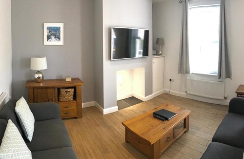 Bont Newydd House | CAERNARFON Quality Townhouse