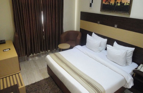 Abeokuta Hotel | Caesar's Court Hotel and Suites