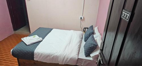 Darjeeling Hotel | Cafe and Stay