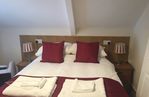 Hele Bed & Breakfast | Cairn House