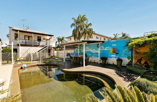 Parramatta Park House | Cairns Central Walking Distance Entire Ground Floor House