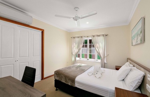 Parramatta Park House | Cairns Central Walking Distance Entire Ground Floor House