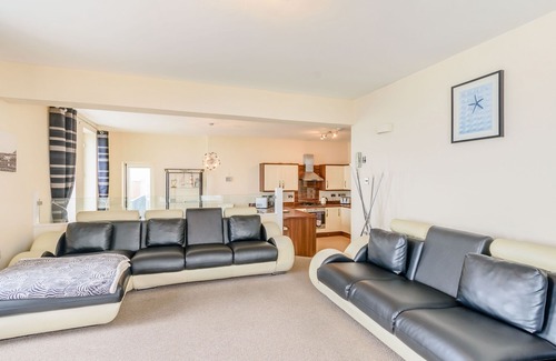 Whitby Apartment | CAIRNS VISTA, family friendly, country holiday cottage in Whitby