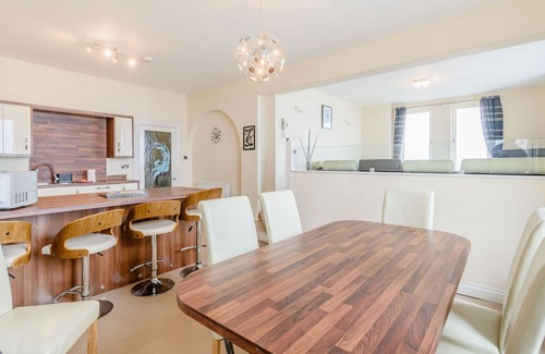 Whitby Apartment | CAIRNS VISTA, family friendly, country holiday cottage in Whitby