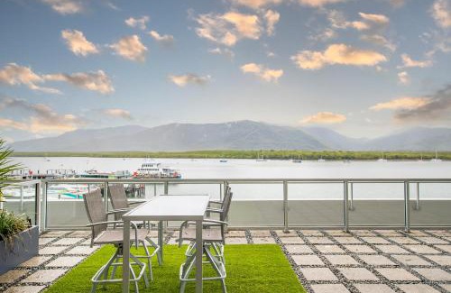 Cairns Central Business District Apartment | Cairns Waterfront Luxury at Harbourlights