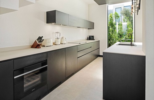 Dagbelen House | Caja by Maxx Royal