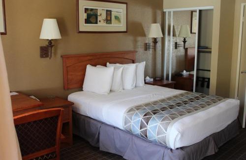 Cajon Junction Hotel | Cajon Pass Inn