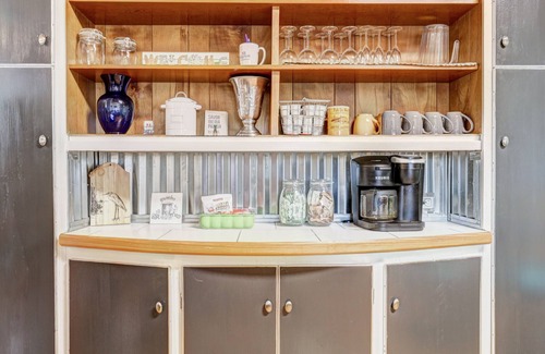 New Iberia House | Cajun Cottage located in downtown New Iberia