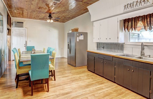 New Iberia House | Cajun Cottage located in downtown New Iberia