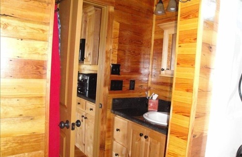 Sunset Cabin | Cajun Pondside Cabin - Veteran Owned - in the heart of Acadiana