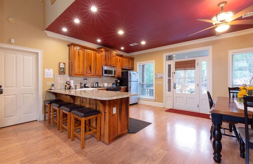Pittman Center Cabin | Cajun Spice