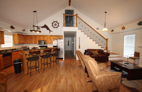 Grand Isle House | Cajun Yacht Club: Spacious 4BR camp in Grand Isle, LA, across from the beach.