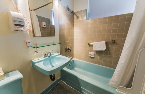 Wilshire Montana Hotel | Cal Mar Hotel Suites