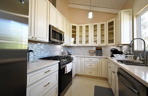 Calabasas House | Calabasas luxury 3 Bed 2 Bath Mountain View with Patio quite