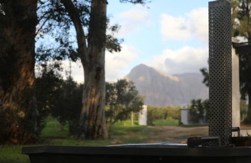 Kareeberg Cabin | Calais Wine Estate