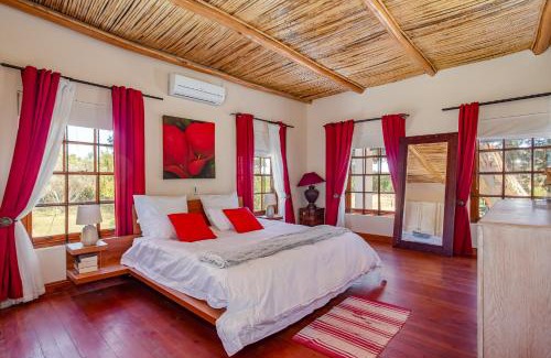 Kareeberg Cabin | Calais Wine Estate