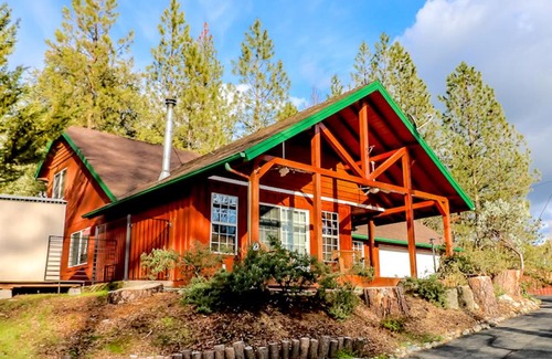 Bass Lake House | Calandri Lakeview House
