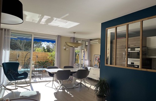 8th Arrondissement Apartment | CALANQUES Marseille. QUIET APARTMENT WITH TERRACE
