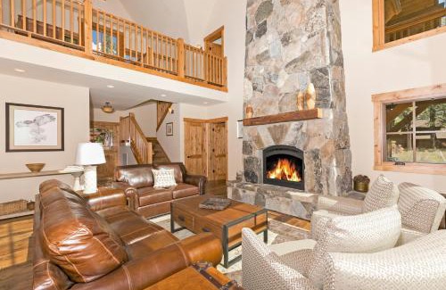 Truckee House | Caleb's Getaway by Tahoe Getaways at Old Greenwood- 3BR w Bonus Room, Pets Welcome & Ski Shuttle!