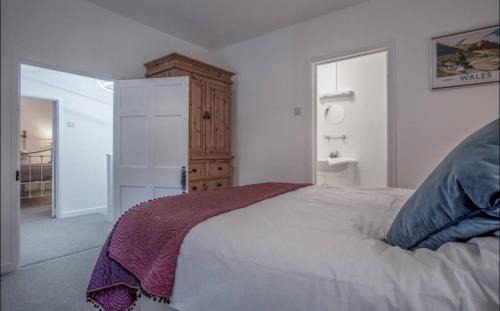 Solva House | Calebs Cottage- Solva harbour