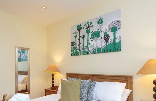 West End Apartment | Caledonian Road Lovely 1 bed Apartment
