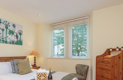 West End Apartment | Caledonian Road Lovely 1 bed Apartment