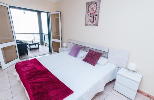 Arco da Calheta Apartment | Calheta Holiday Houses