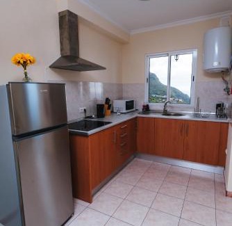 Arco da Calheta Apartment | Calheta Holiday Houses