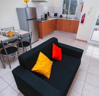 Arco da Calheta Apartment | Calheta Holiday Houses