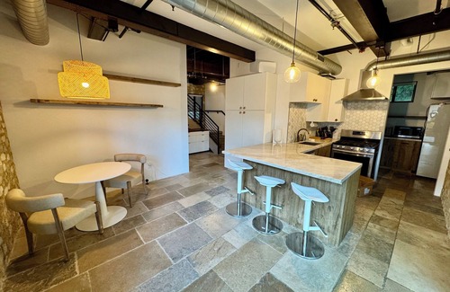 Lantern District House | Cali beach living! Modern 2 BR home. Pet friendly. Walk to town, beaches, harbor