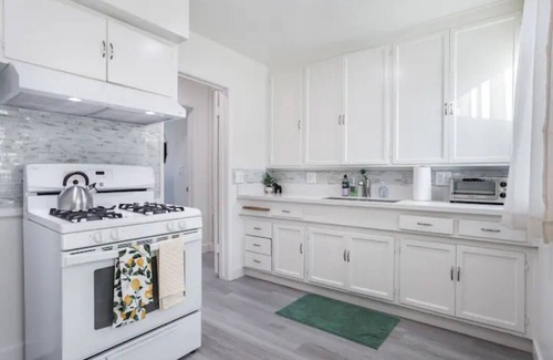 Panorama City House | Cali Dwelling by AvantStay | Newly Furnished Home